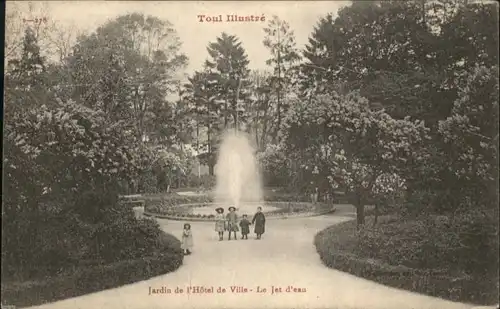 Toul Meurthe-et-Moselle Lothringen Toul Jardin de l'Hotel Jet d'eau * / Toul /Arrond. de Toul