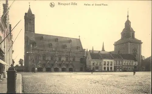 Nieuport Ville Halles Grand Place *