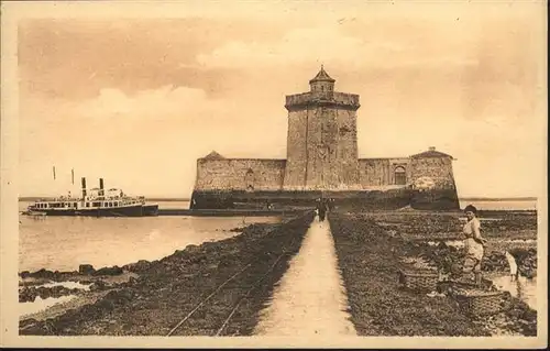 Ile d Oleron Fort du Chapus a mer basse Vapeurs /  /
