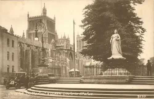 Bristol UK Queen Victoria Statue Cathedral / Bristol, City of /Bristol, City of