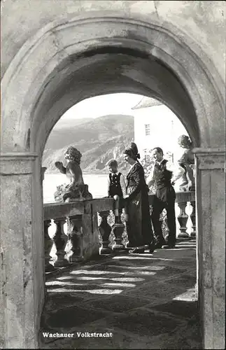 Wachau Oesterreich Wachauer Volkstracht Familie