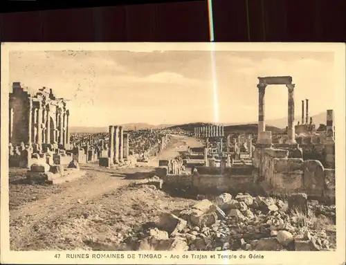Timgad Ruines Romaines L Arc de Trajan et Temple du Genie