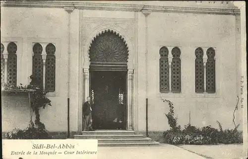 Sidi Bel Abbes Entree de la Mosquee cour interieure