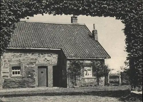 Xhoffraix Wallonie Heckendurchfahrt zu einem Wohnhaus Kat. 