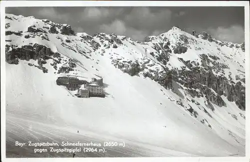 Zugspitze mit Zugspitzbahn und Zugspitzgipfel / Garmisch-Partenkirchen /Garmisch-Partenkirchen LKR