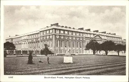 Hampton Court Palace South East Front Kat. United Kingdom