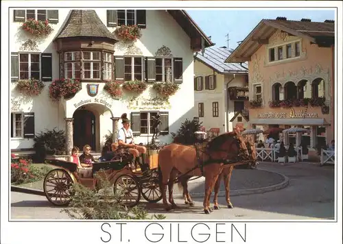 St Gilgen Salzkammergut Rathaus Mozartbrunnen Pferdekutsche / St Gilgen Wolfgangsee /Salzburg Umgebung