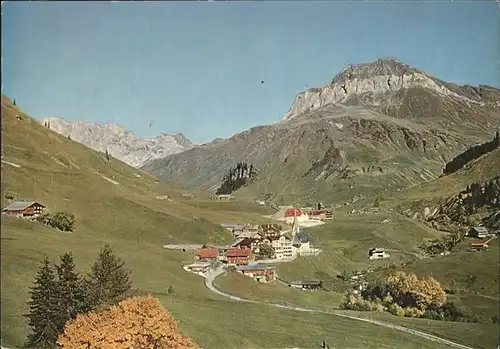 St Antoenien GR Gesamtansicht mit Alpenblick / St Antoenien /Bz. Praettigau-Davos