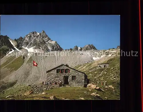 Es cha Huette gegen Keschnadel Schutzhaus Albula Alpen