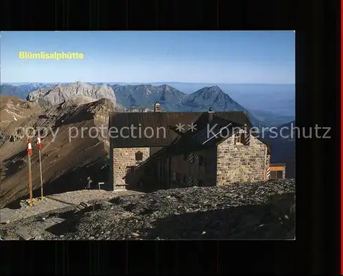 Bluemlisalphuette BE Blick gegen Niesen Schutzhaus Berner Alpen Alpenpanorama / Kandersteg /Bz. Frutigen