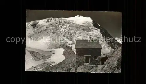 Cabane des Vignettes avec le Pigne d Arolla Schutzhuette Walliser Alpen
