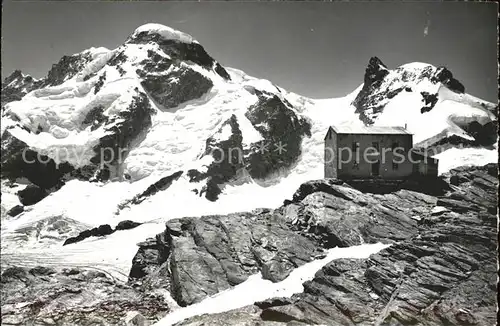Gandegghuette am Breithorn Kleines Matterhorn Schutzhuette Walliser Alpen