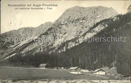 Anger Pirschhaus Berghuette im Karwendeltal mit oestlichen Karwendel