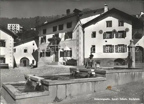 Schuls GR Dorfpartie mit Brunnen Waschfrau Kat. Scuol