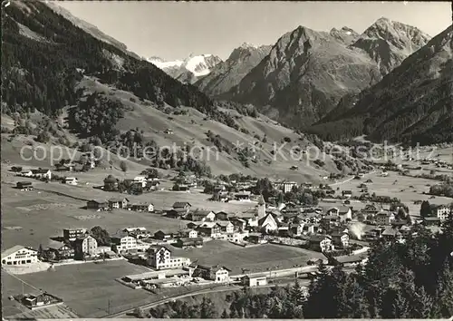 Klosters GR mit Silvrettagruppe Kat. Klosters