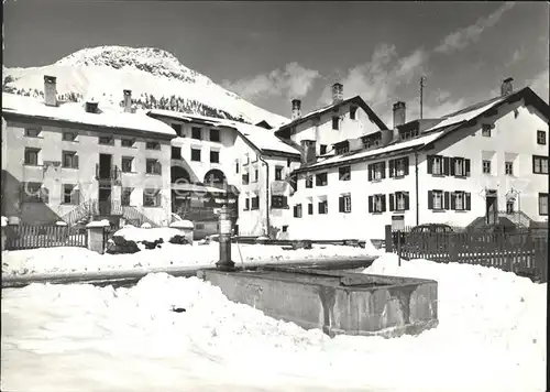 Celerina Schlarigna Dorfpartie mit Brunnen / Celerina /Bz. Maloja