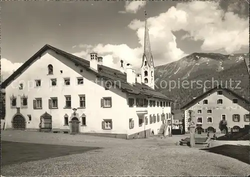 Zuoz GR Dorfplatz mit Plantahaus Kat. Zuoz