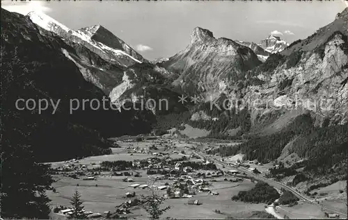 Kandersteg BE mit Rinderhoerner Gellihorn von Libigen aus Kat. Kandersteg