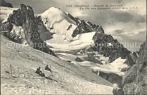 Dauphine Massif du Pelvoux Gebirgspanorama Franzoesiche Alpen Bergsteiger Kat. Grenoble