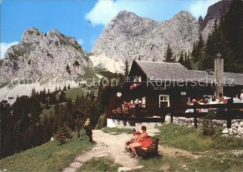 Tannheimer Huette mit Hochwiesler Rote Flueh und Gimpel Kat. Nesselwaengle Tirol