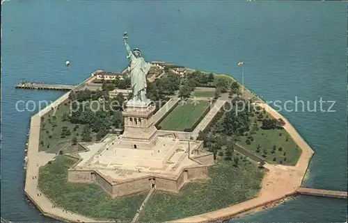 Statue of Liberty Fliegeraufnahme Liberty Island New York Harbor  Kat. New York