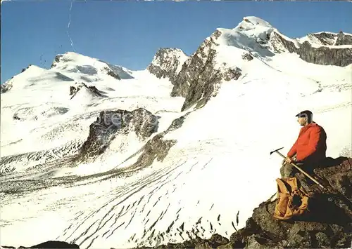 Strahlhorn Loetschental mit Rimpfischhorn und Allalinhorn Bergsteiger / Strahlhorn /Rg. Loetschental VS