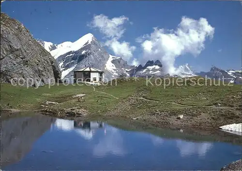 Laemmernhuette mit Rinderhorn und Bietschhorn Kat. Laemmerenhuette Kandersteg