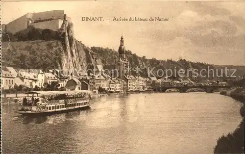 Dinant Wallonie Arrivee du bateau de Namur Collegial Notre Dame Eglise Kat. Dinant