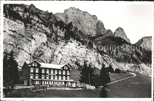 Wallenstadt Alpenkurhaus Schrina mit Churfirsten / Walenstadt /Bz. Sarganserland