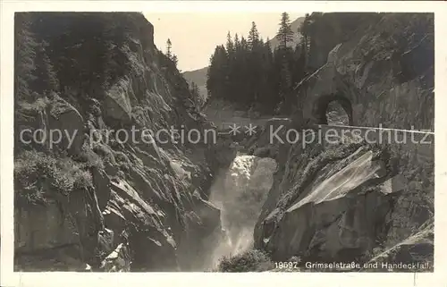 Grimsel Pass Strasse mit Handeckfall  / Grimsel /Rg. Innertkirchen