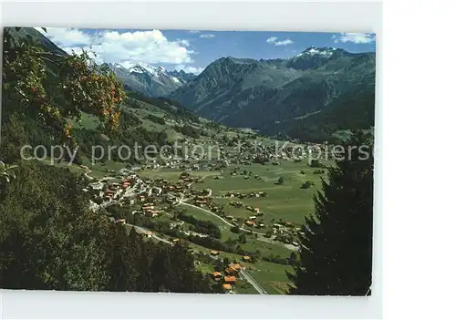 Klosters GR Dorf Platz gegen Silvrettagruppe Gatschieferspitz Pischahorn Kat. Klosters