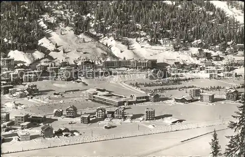 Davos Platz GR mit Eisbahn und Kurpark / Davos /Bz. Praettigau-Davos