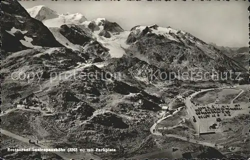 Sustenpasshoehe mit Parkplatz Panorama