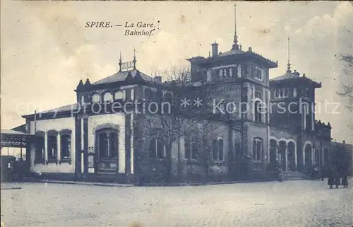 Spire La Gare Bahnhof