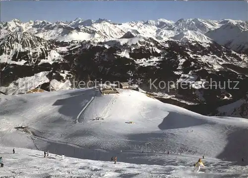 Schoenbueel Lungern Ski Berghaeuser Skifahrer / Lungern /Bz. Obwalden