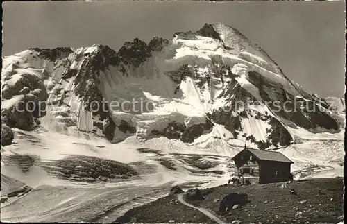 Schoenbuehl Huette mit Dent d Herens Kat. Zermatt