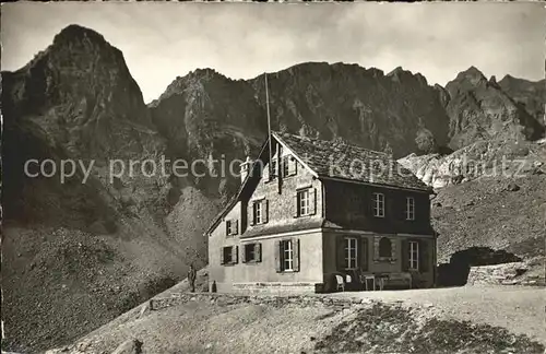 Weissmieshuette mit Jaegigrat Kat. Saas Tal Saas Grund