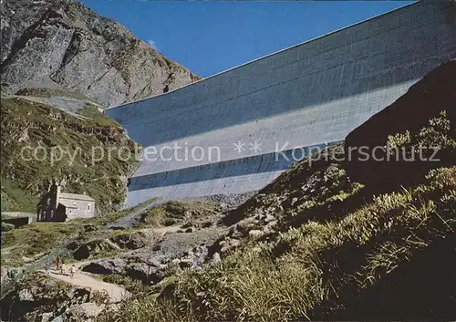 Val des Dix Le mur du barrage de la Grande Dixence et chapelle St Jean /  /