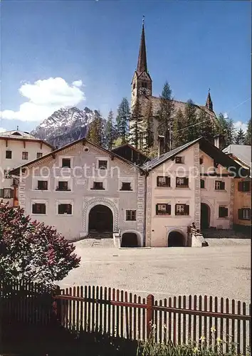 Scuol Tarasp Vulpera Dorfpartie in Scuol mit Kirche / Scuol /Bz. Inn