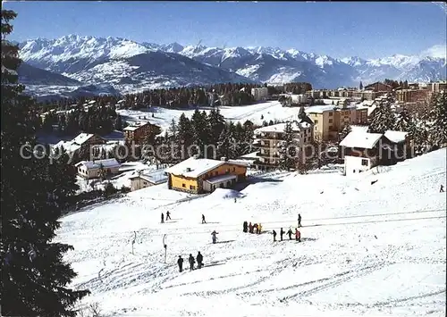 Crans sur Sierre Une vue du plateau avec Alpes valaisannes Skifahrer Kat. Crans Montana