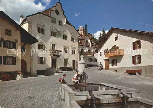 Scuol Tarasp Vulpera Dorfplatz Buegl Grond Dorfbrunnen / Scuol /Bz. Inn