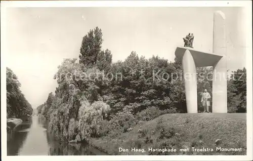 Den Haag Haringkade met Troelstra Monument Kat. s Gravenhage