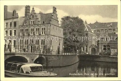 Amsterdam Niederlande Huis op de drie grachten Boot Bruecke Kat. Amsterdam