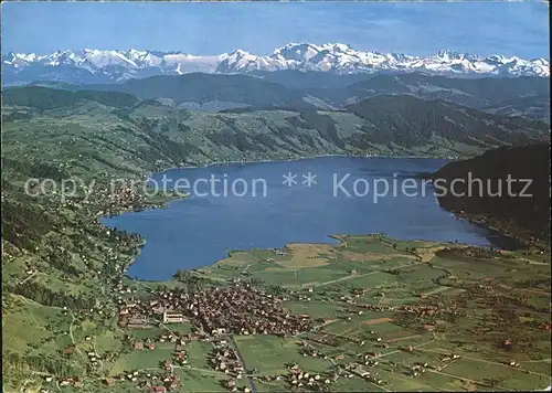 Aegeri mit See und Alpen Fliegeraufnahme