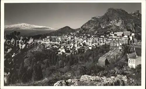 Taormina Sizilien con l  Etna Kat. 