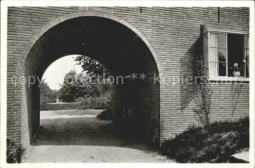 Bennekom Huize De Born Kijkje door poort Kat. Niederlande