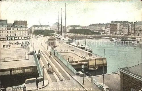 Le Havre Bassin du Commerce et Place Gambetta Bateaux Kat. Le Havre