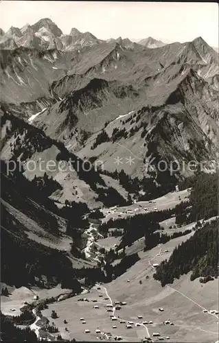 Boedmen Baad Zitherklapfen Guendlespitze Unspitze Kat. Mittelberg Kleinwalsertal