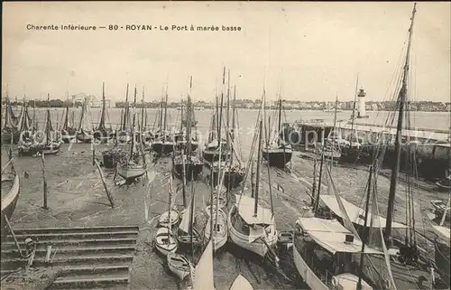 Royan Charente Maritime Le Port a maree basse Bateau a voile Kat. Poitiers Charentes