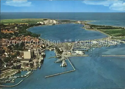 Heiligenhafen Ostseebad Bad an der Vogelfluglinie Hafen Fliegeraufnahme Kat. Heiligenhafen